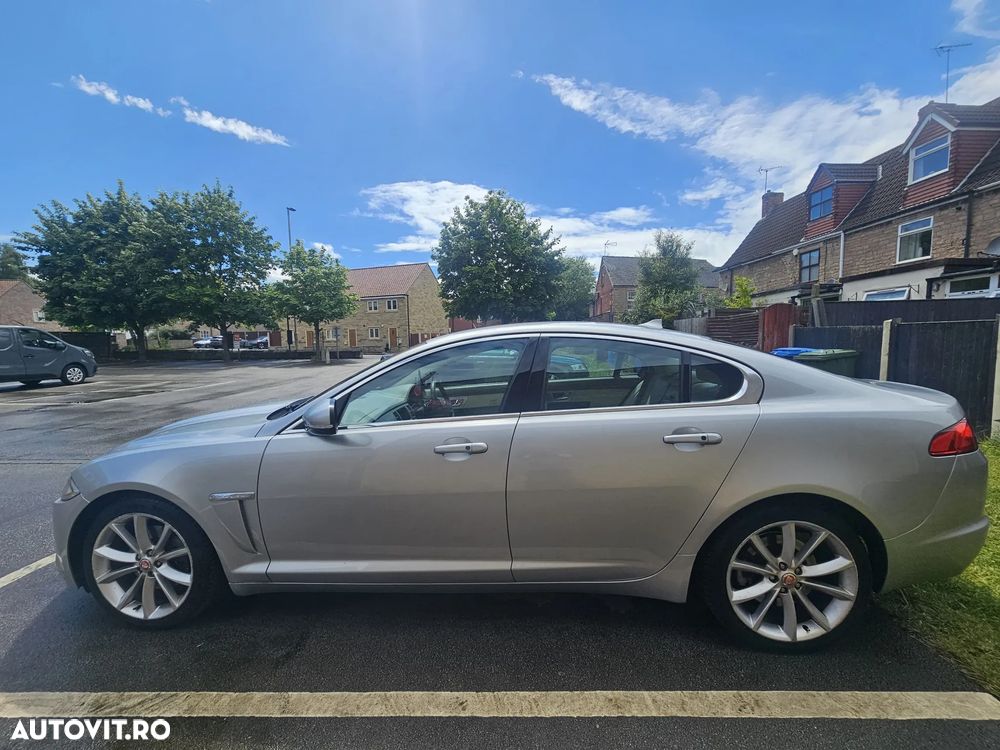 Jaguar XF 2.2D Premium Luxury - 7