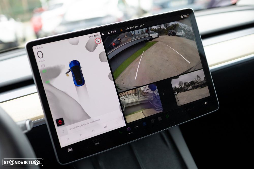 Tesla Model Y Standard RWD - 26