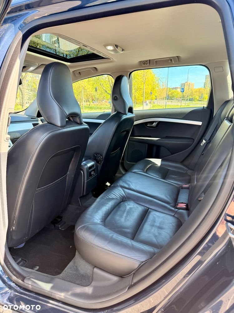 Volvo V70 D2 Summum - 6