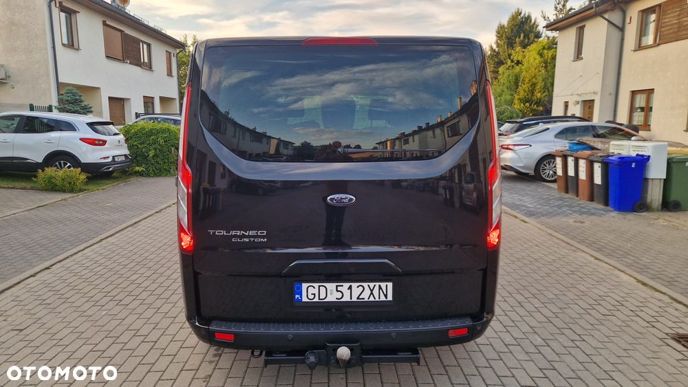 Ford Tourneo Custom - 19