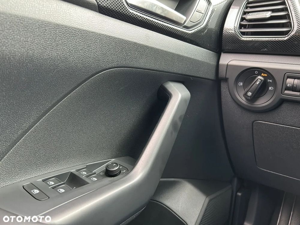 Volkswagen T-Cross - 17