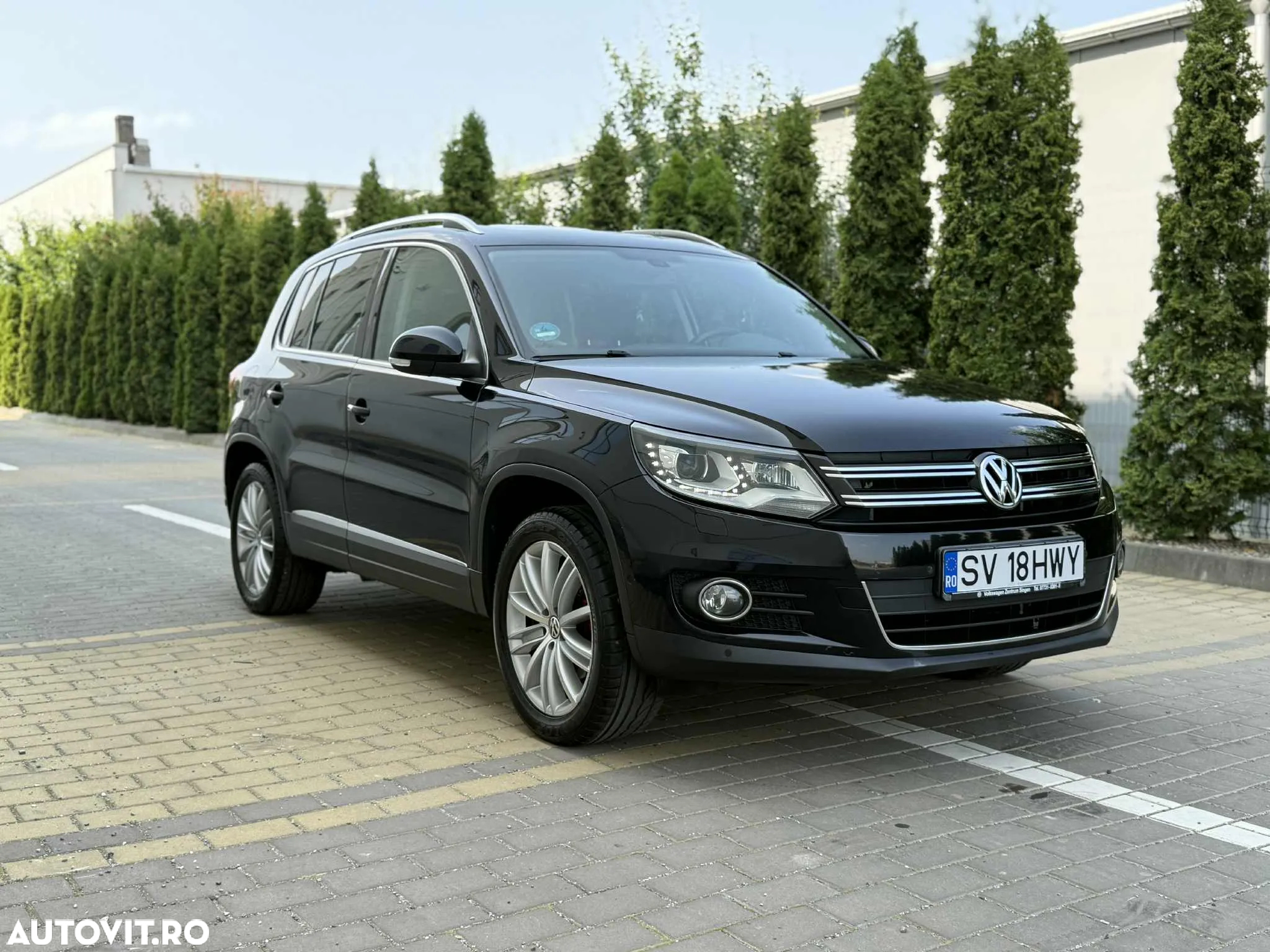 Volkswagen Tiguan - 2