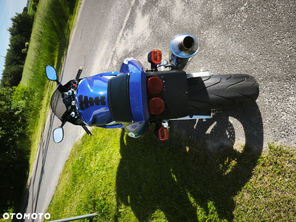 Yamaha R1 - 14