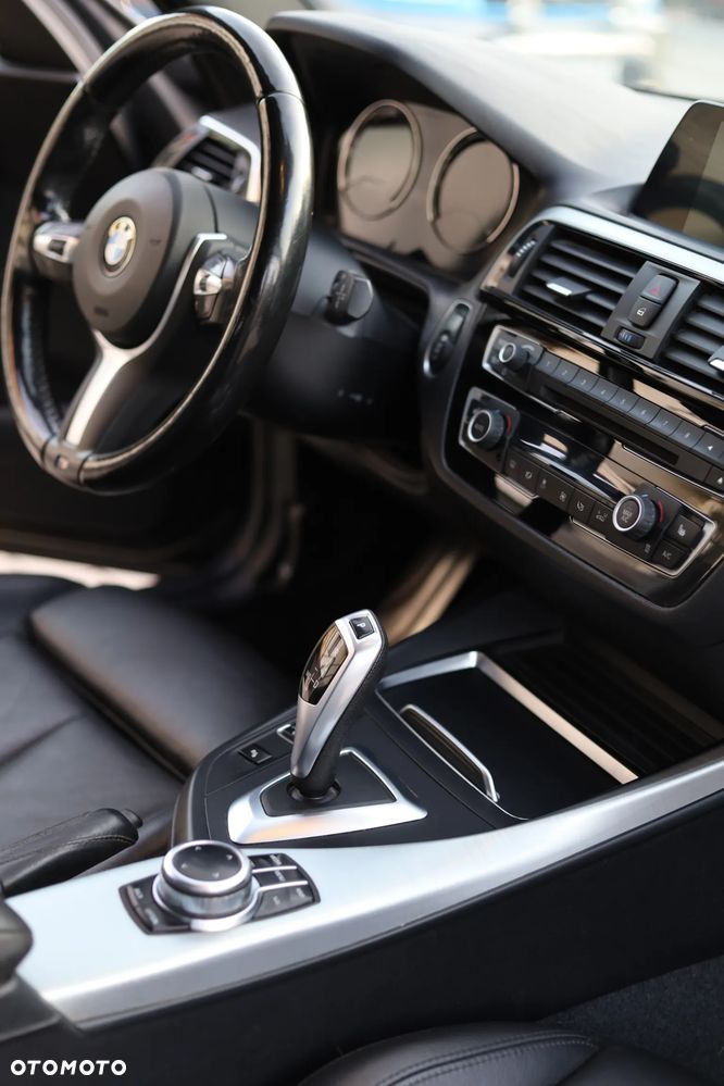 BMW Seria 1 118i Edition M Sport Shadow - 12