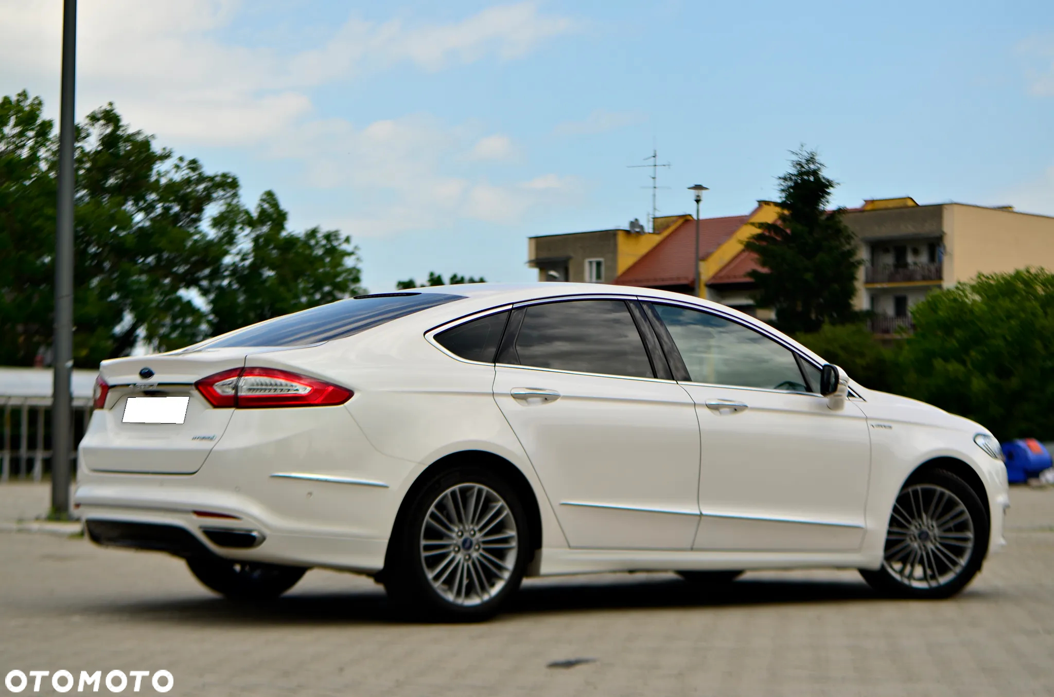 Ford Mondeo Vignale 2.0 Hybrid - 11