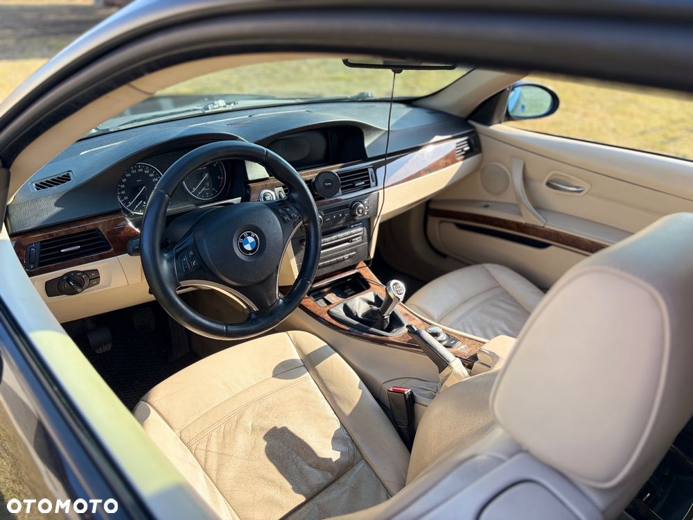 BMW Seria 3 320d - 10