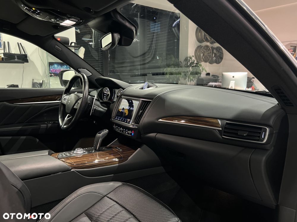 Maserati Levante S Granlusso - 20