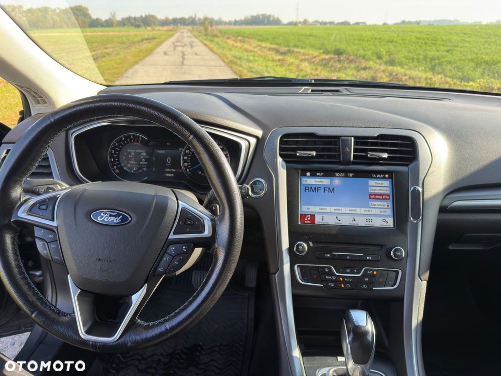 Ford Mondeo - 38