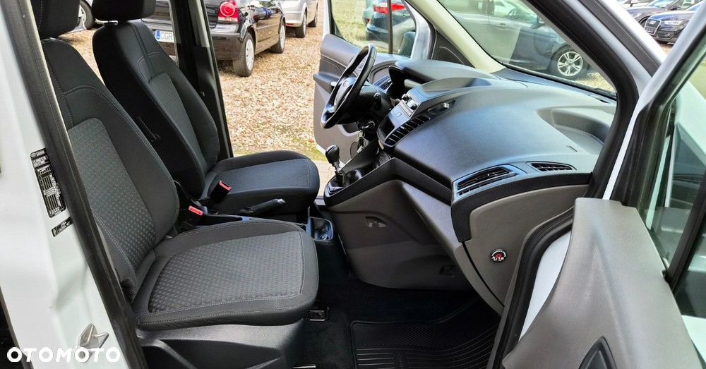 Ford Transit Connect - 38