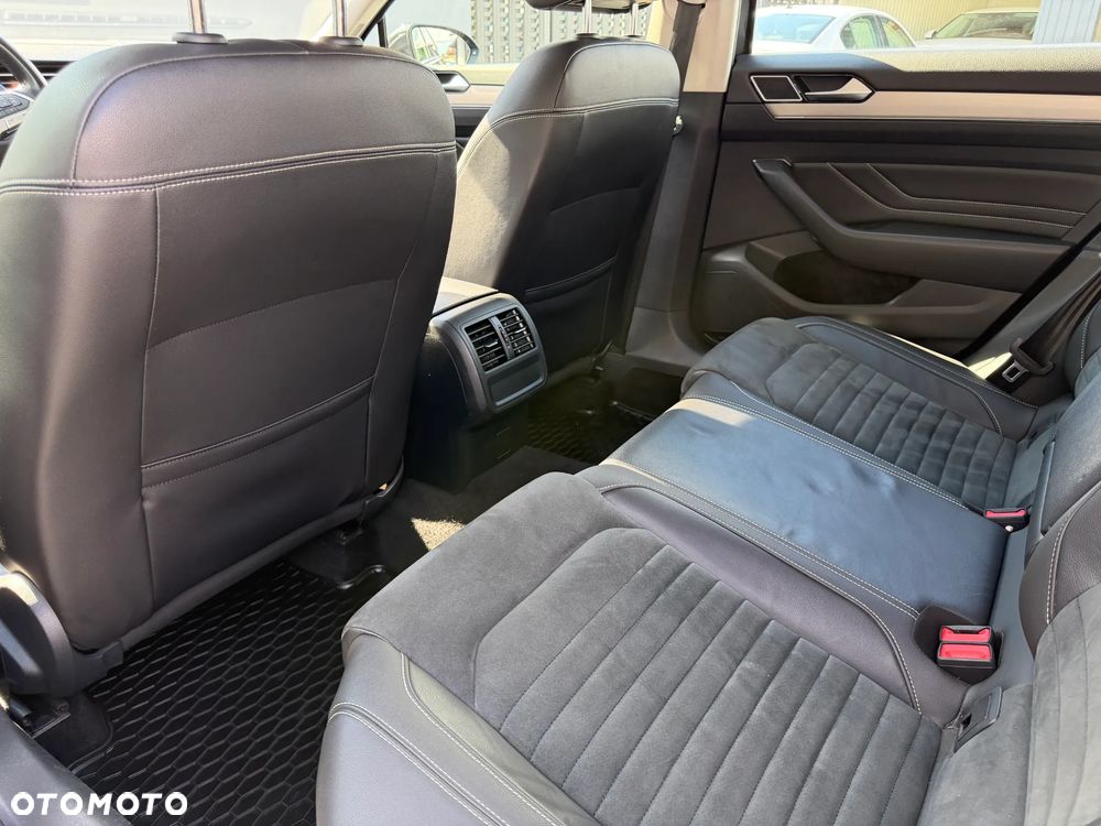 Volkswagen Passat 2.0 TDI EVO Elegance - 24