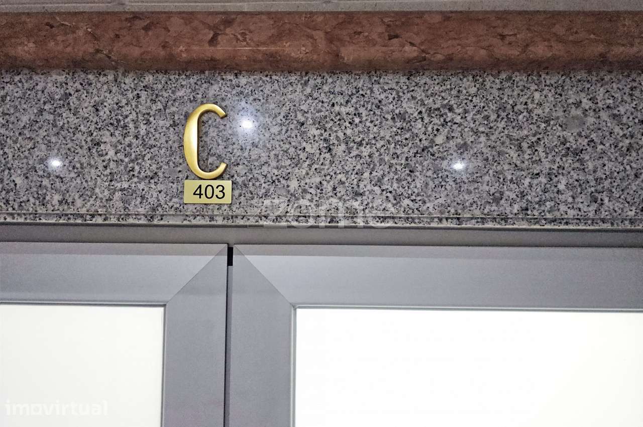 Escritório com 220m2 em Alfragide - Grande imagem: 2/22