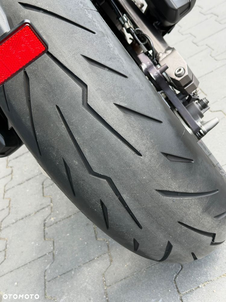 Kawasaki Ninja 1000 SX - 11