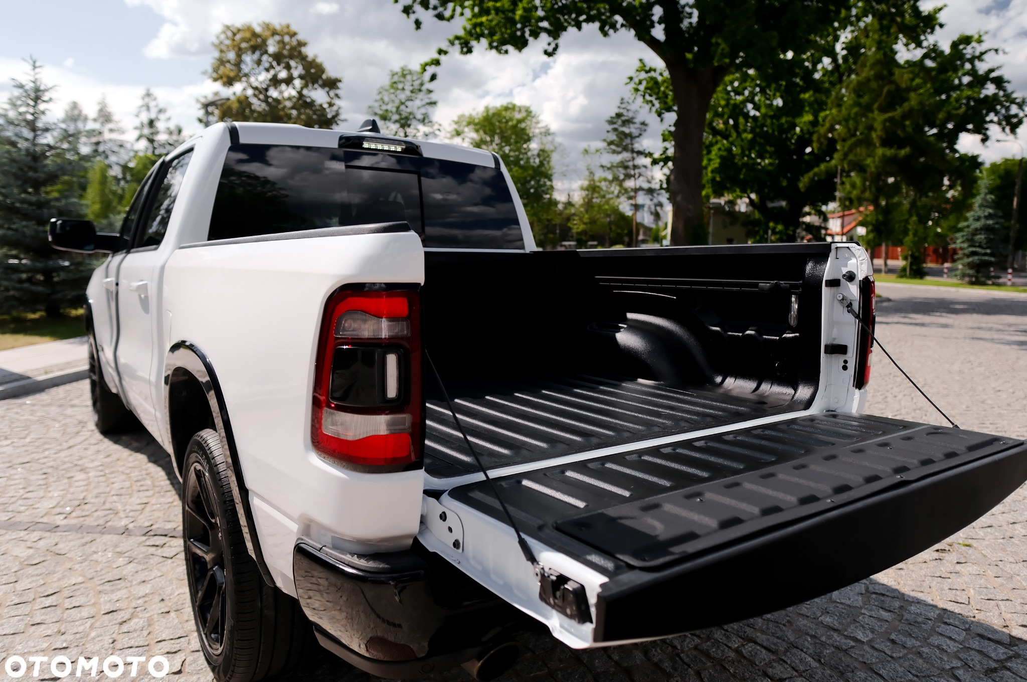 RAM 1500 Crew Cab Sport - 13