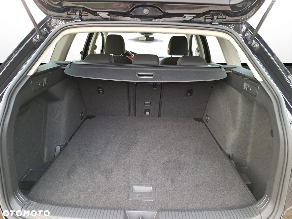 Volkswagen Golf - 23