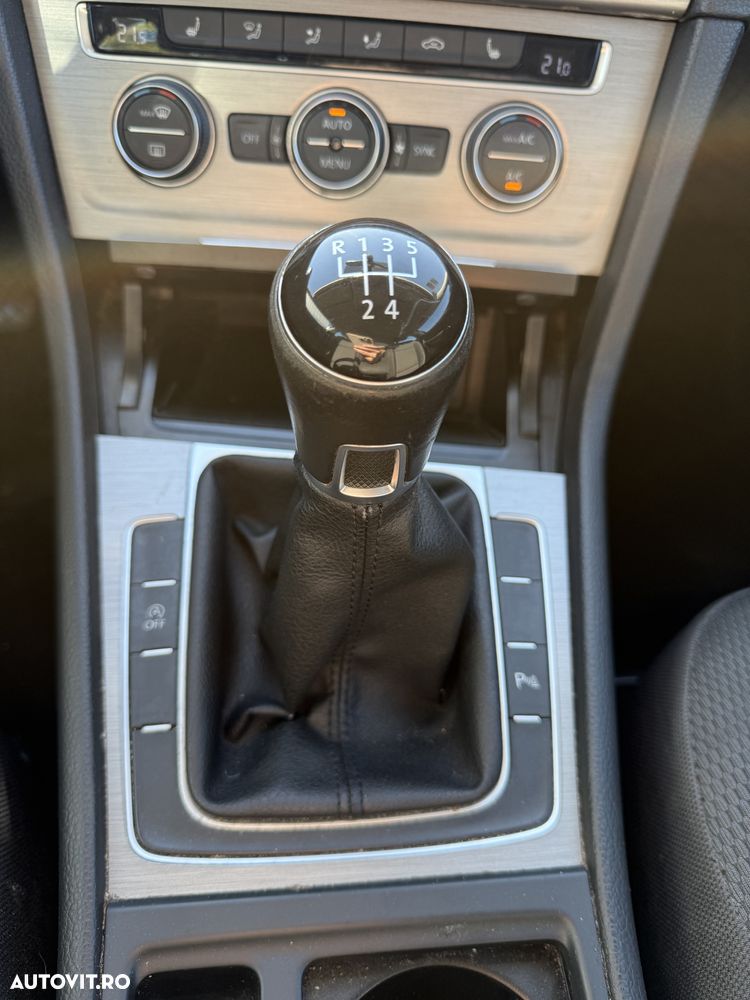 Volkswagen Golf - 14