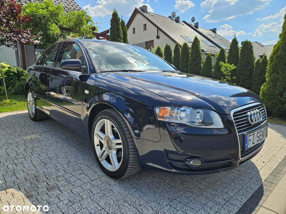 Audi A4 Limousine - 3