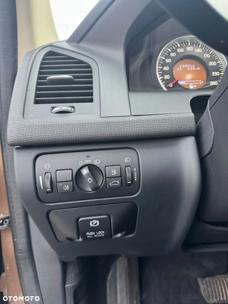 Volvo XC 60 - 18