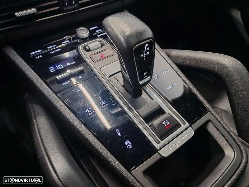 Porsche Cayenne Coupé E-Hybrid - 17