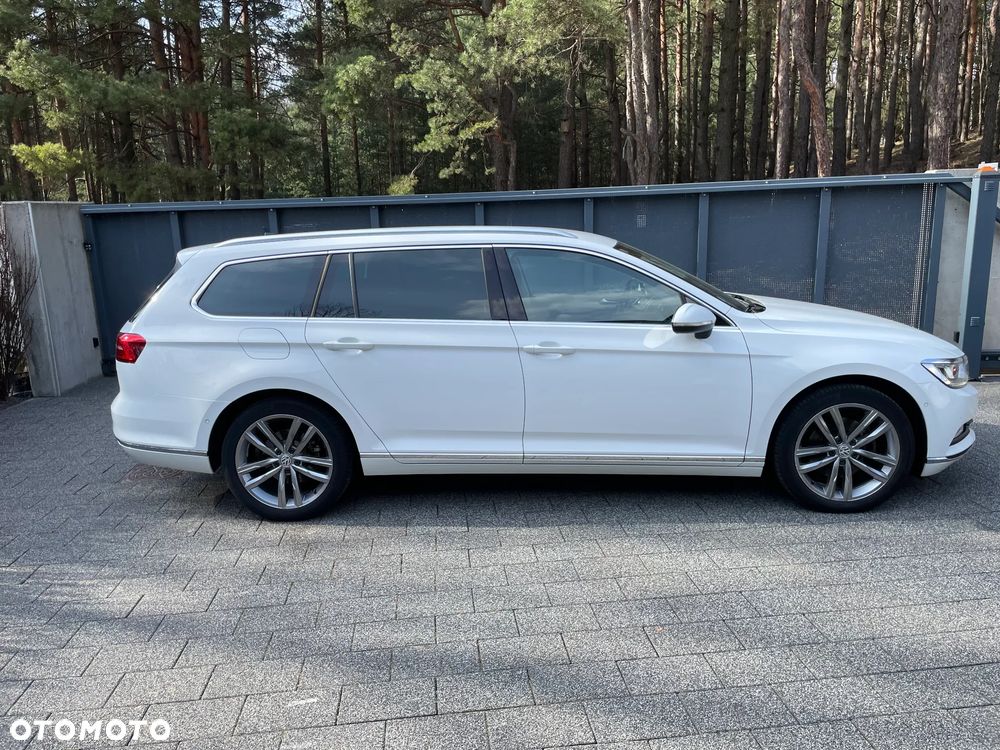 Volkswagen Passat 2.0 TDI (BlueMotion Technology) Highline - 28