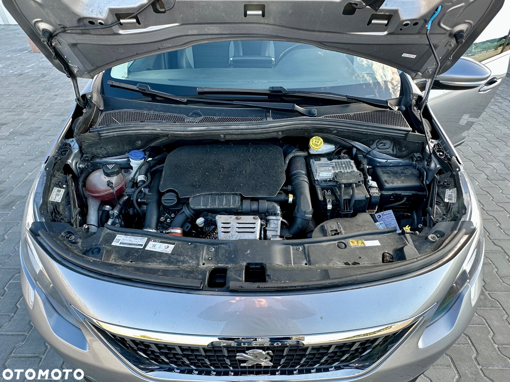 Peugeot 2008 1.2 Pure Tech Allure S&S EAT6 - 17