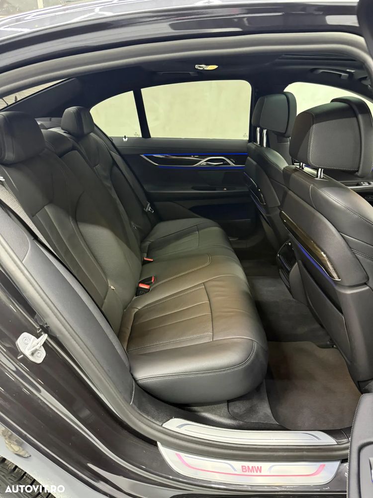 BMW Seria 7 730d xDrive MHEV - 21