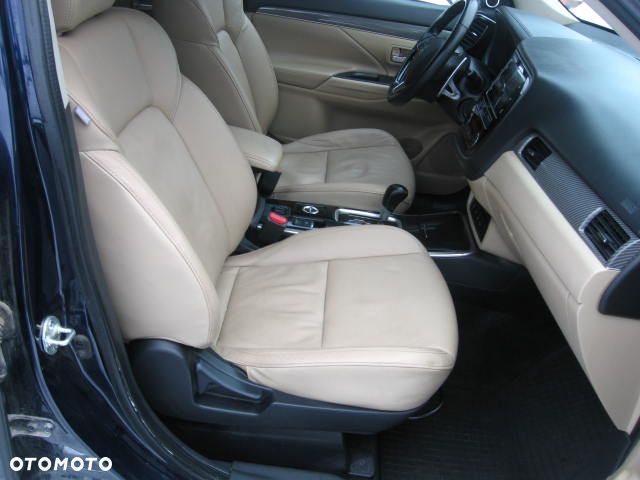 Mitsubishi Outlander 2.0 Intense + SDA 4WD CVT - 37