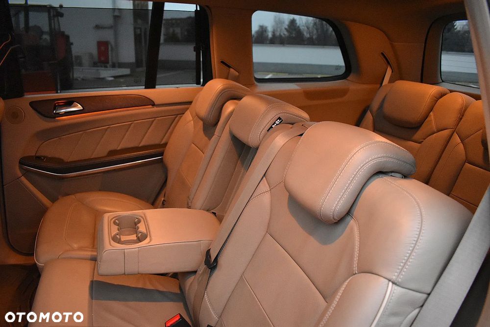 Mercedes-Benz GL - 22