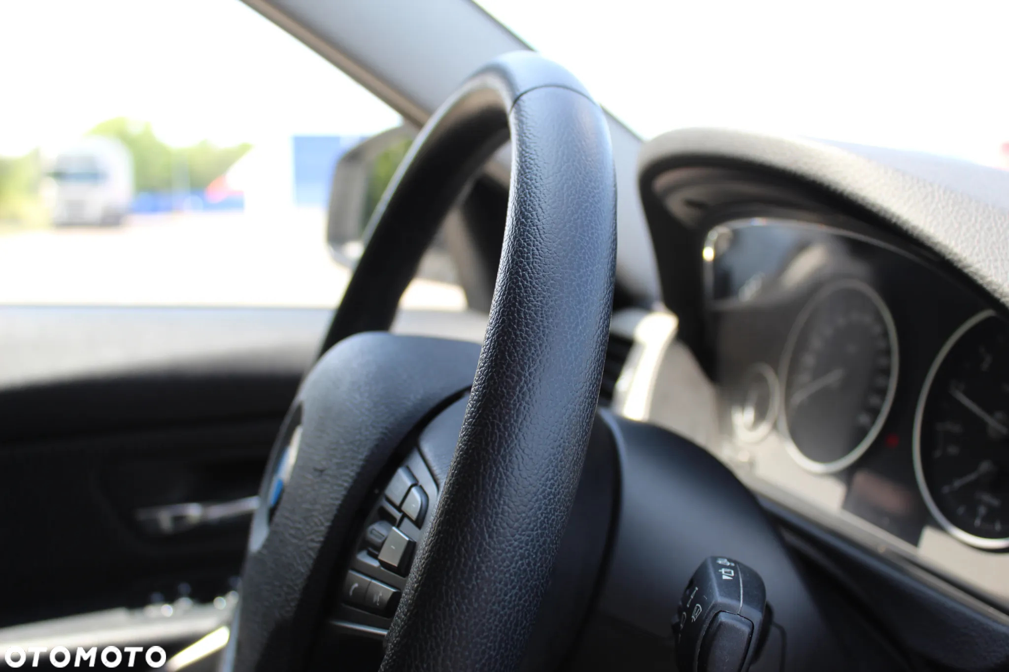 BMW Seria 3 318i - 19