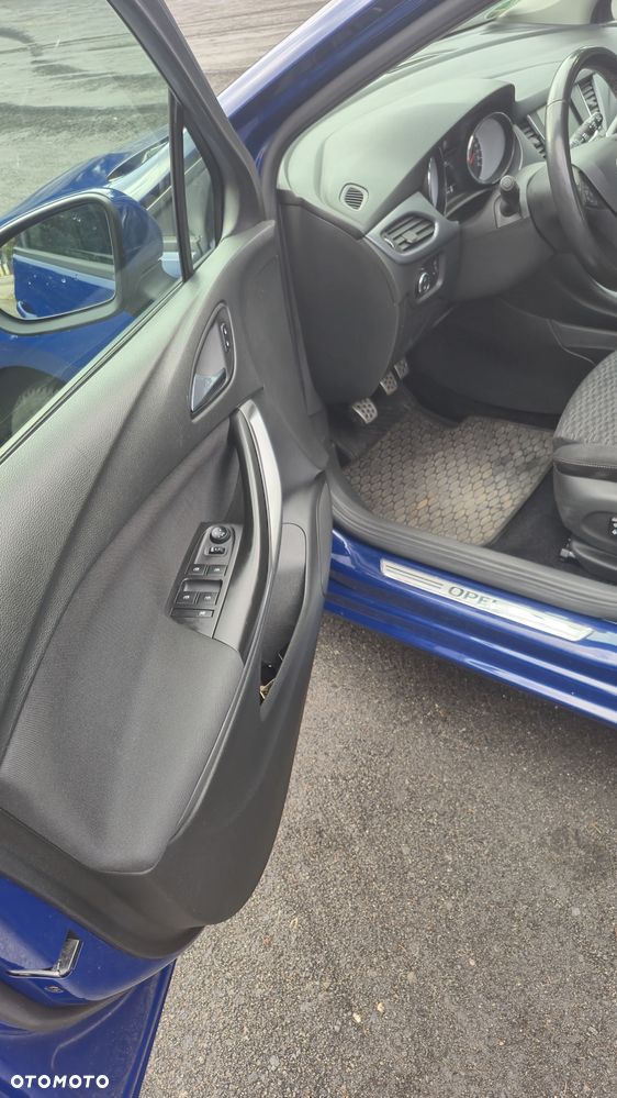 Opel Astra 1.4 Turbo 120 Jahre - 11