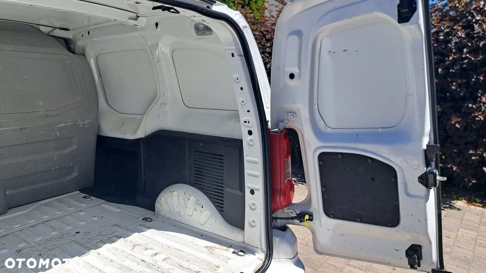 Peugeot Partner II Furgon L1 1.6 VTI - 11