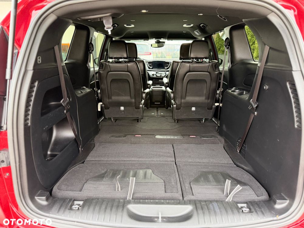 Chrysler Pacifica - 28