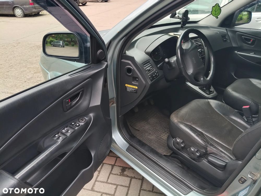 Hyundai Tucson 2.0 Comfort 2WD - 12