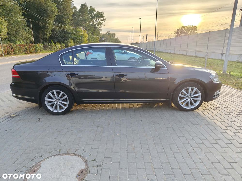 Volkswagen Passat - 4