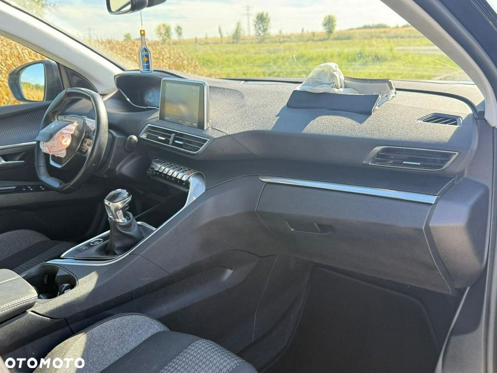 Peugeot 5008 1.5 BlueHDi Allure S&S - 21