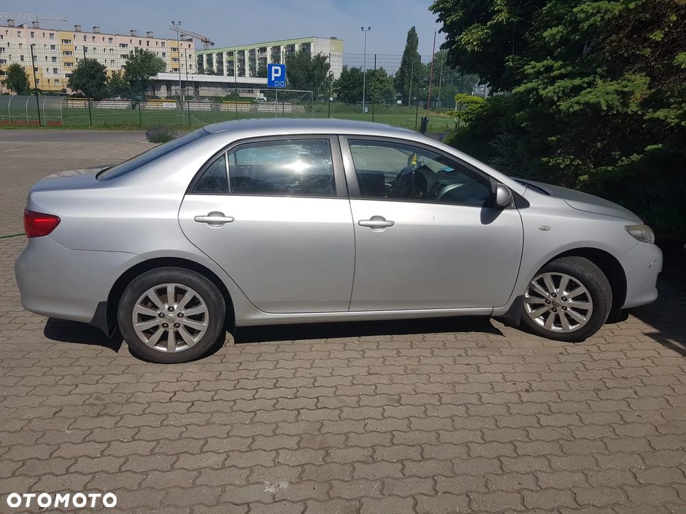 Toyota Corolla 1.6 Luna - 5