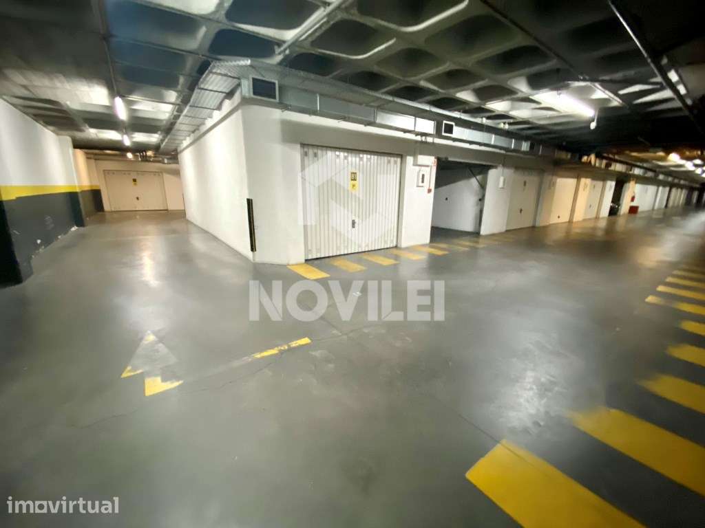 Garagem individual , Jardins do Lis, Centro de Leiria - Grande imagem: 3/4