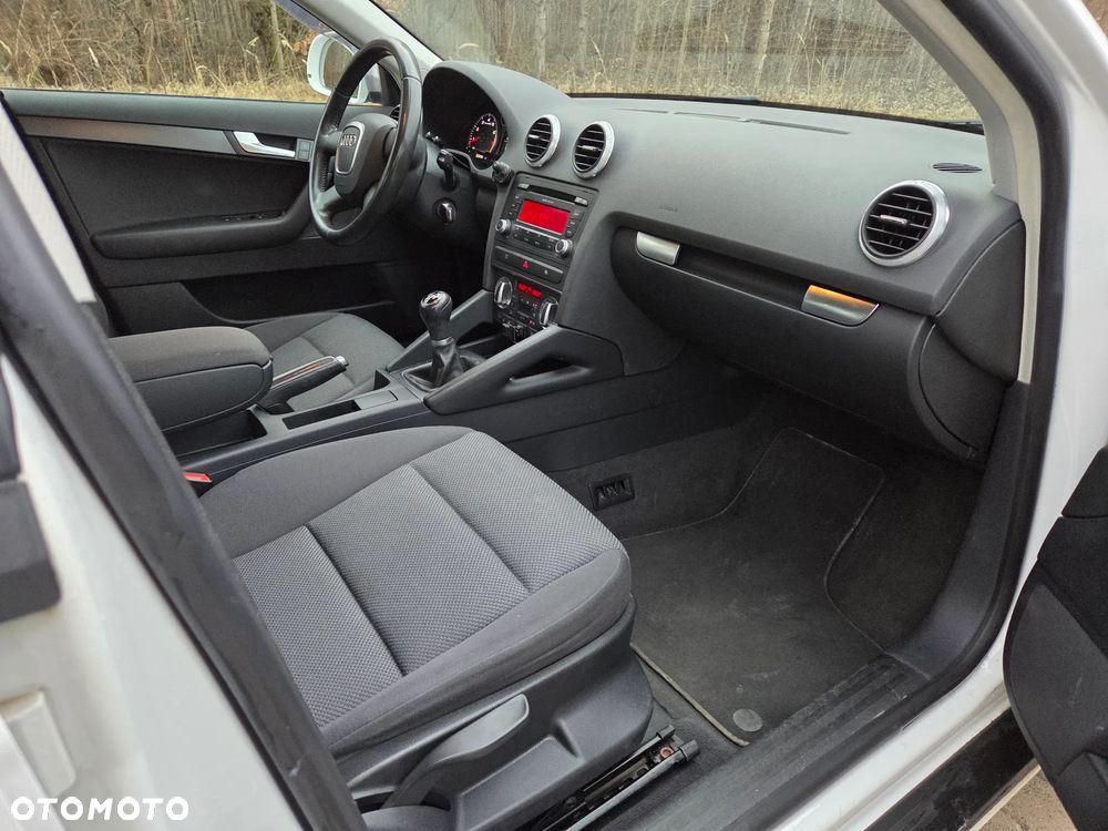 Audi A3 Sportback 1.6 Attraction - 18
