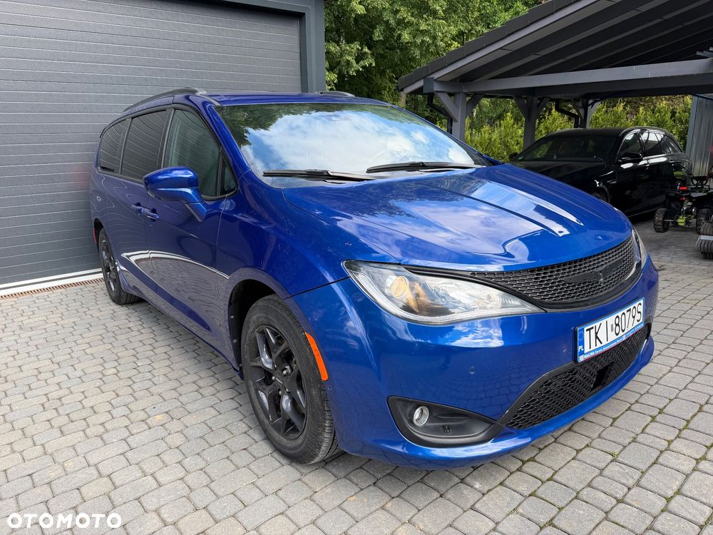 Chrysler Pacifica - 3