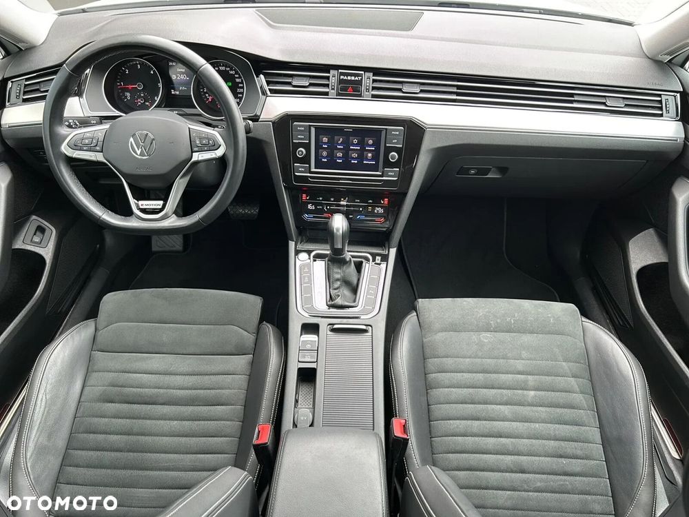 Volkswagen Passat Variant 2.0 TDI Elegance DSG - 5