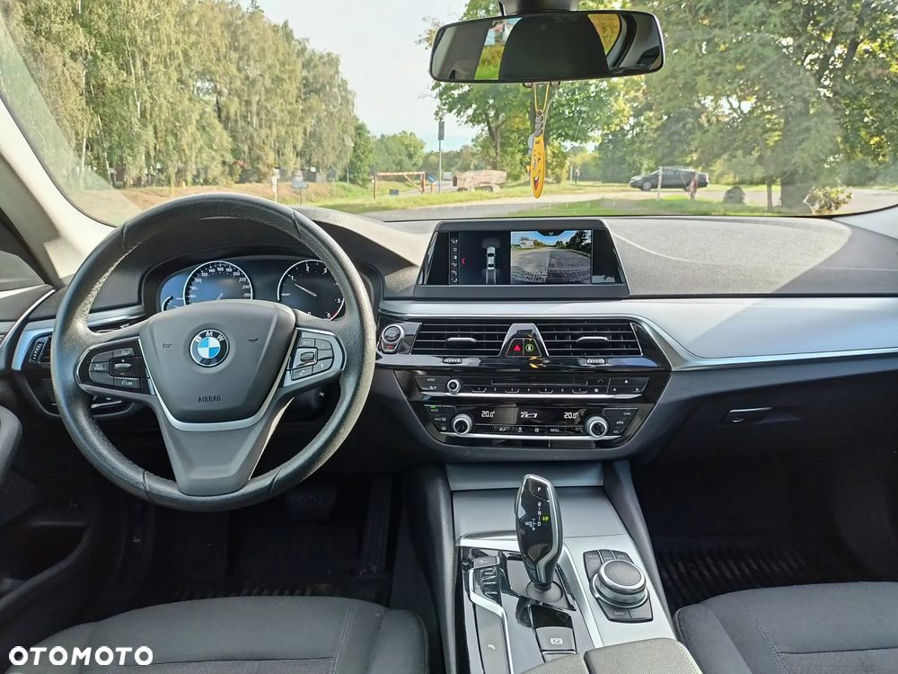 BMW Seria 5 518d - 18