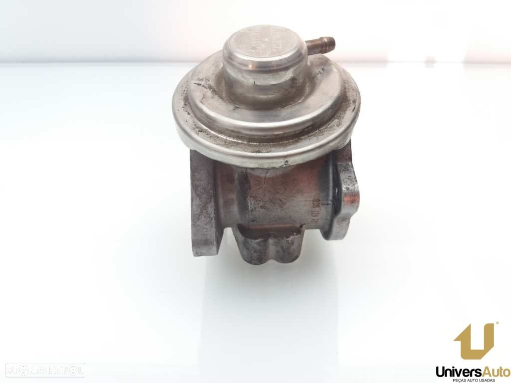 VALVULA EGR VOLKSWAGEN PASSAT 2006 -038129637D - 2
