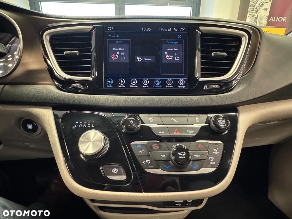 Chrysler Pacifica - 16