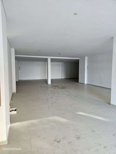 Loja para alugar / arrendar com 210m Terraços da Ponte da  Ponte - Grande imagem: 5/12
