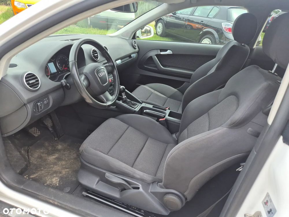 Audi A3 3-drzwiowe 1.6 Ambiente - 15
