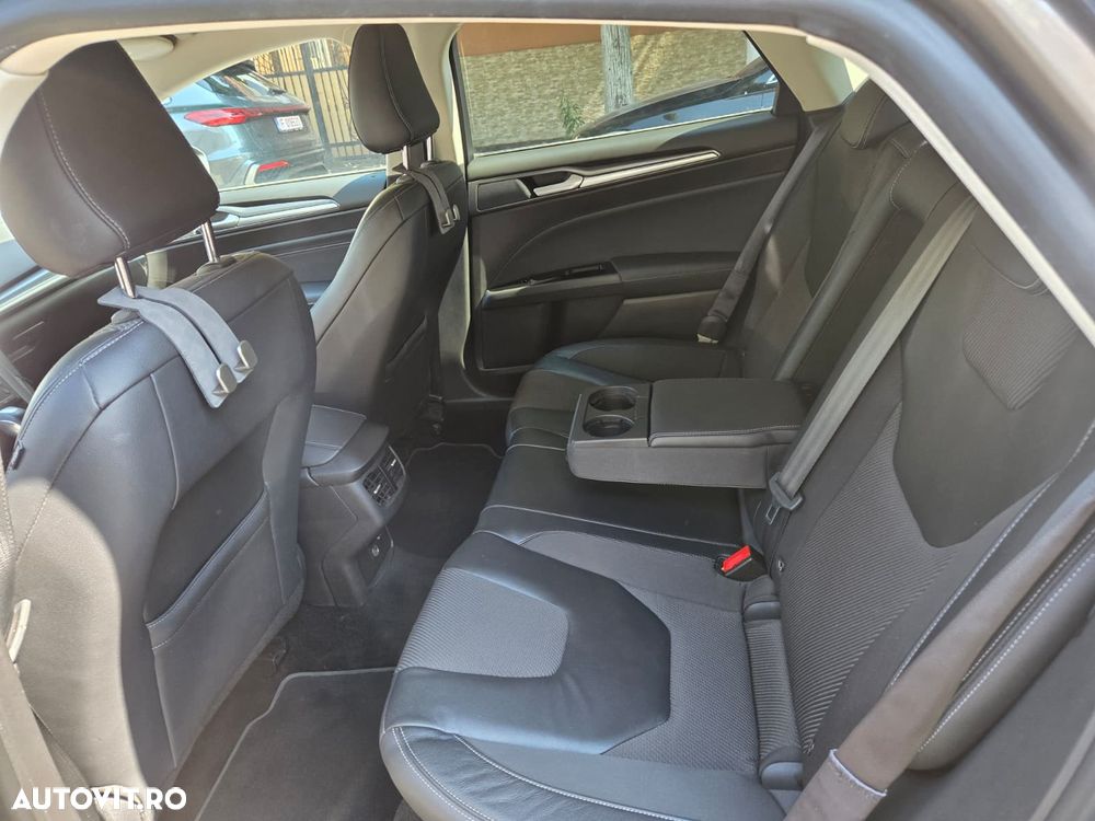 Ford Mondeo 2.0 TDCI PowerShift AWD Titanium - 6