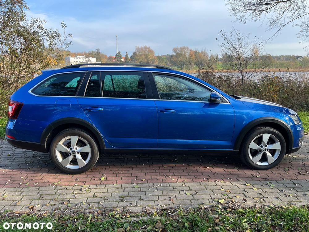 Skoda Octavia Scout 2.0 TDI 4x4 DSG - 2