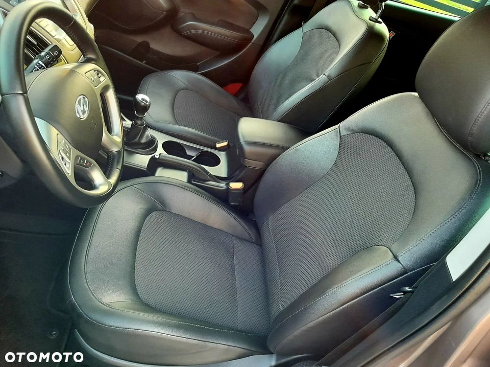 Hyundai ix35 1.6 2WD Fifa World Cup Edition - 25
