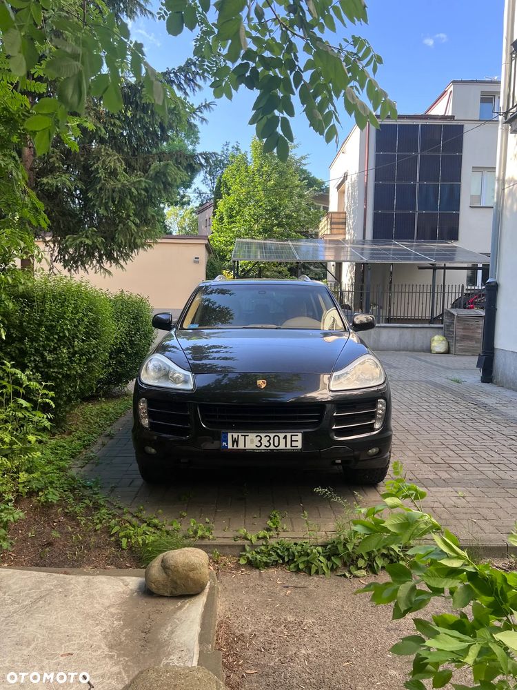 Porsche Cayenne - 1