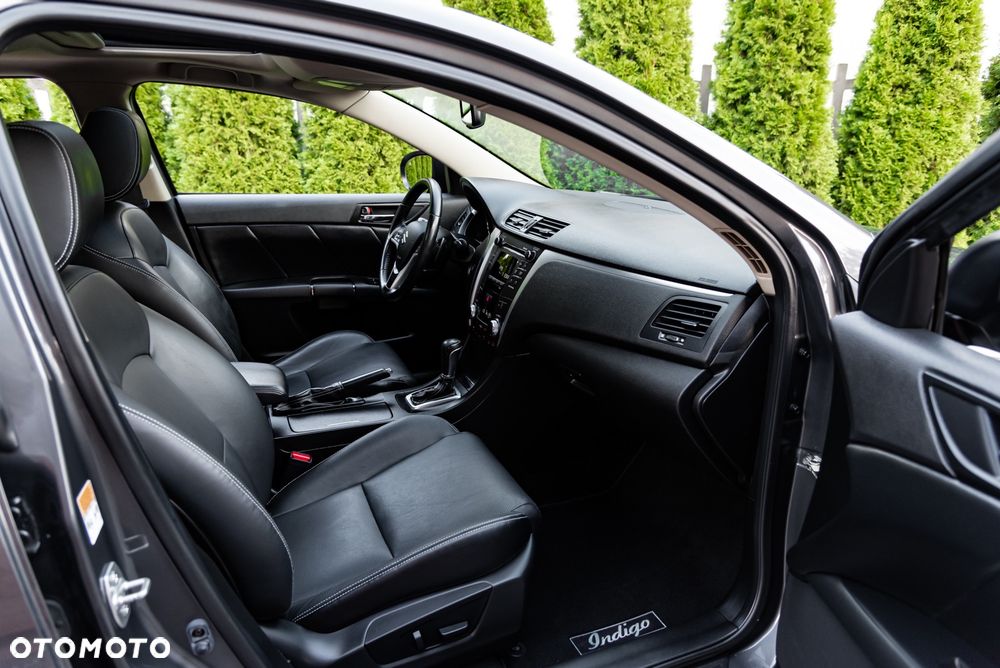 Suzuki Kizashi 2.4 4x4 CVT Sport - 21
