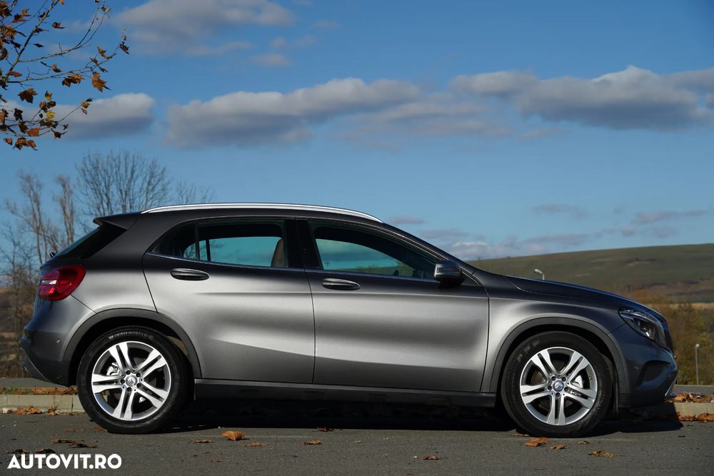 Mercedes-Benz GLA 220 d 4Matic 7G-DCT Urban - 19
